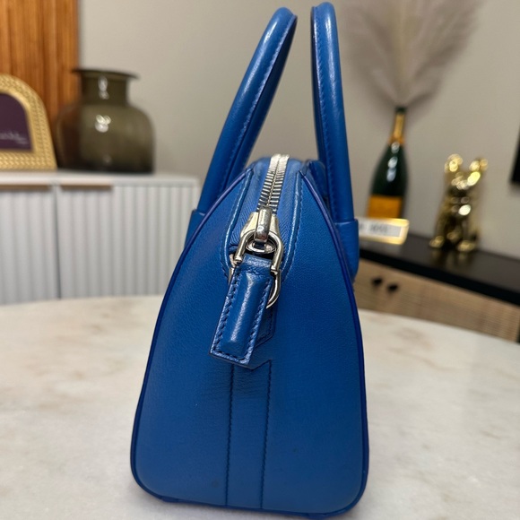 Givenchy Blue mini antigona crossbody - Picture 3 of 12